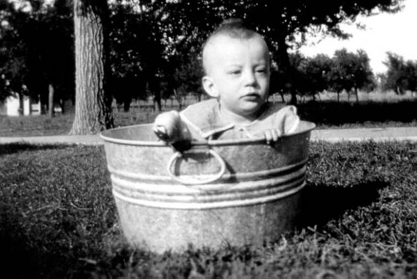 Eugene son of Hermie and Stella (Siebler) Cummings june 1925